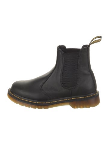 Pre-owned Dr. Martens Leather Chelsea Boots In Black