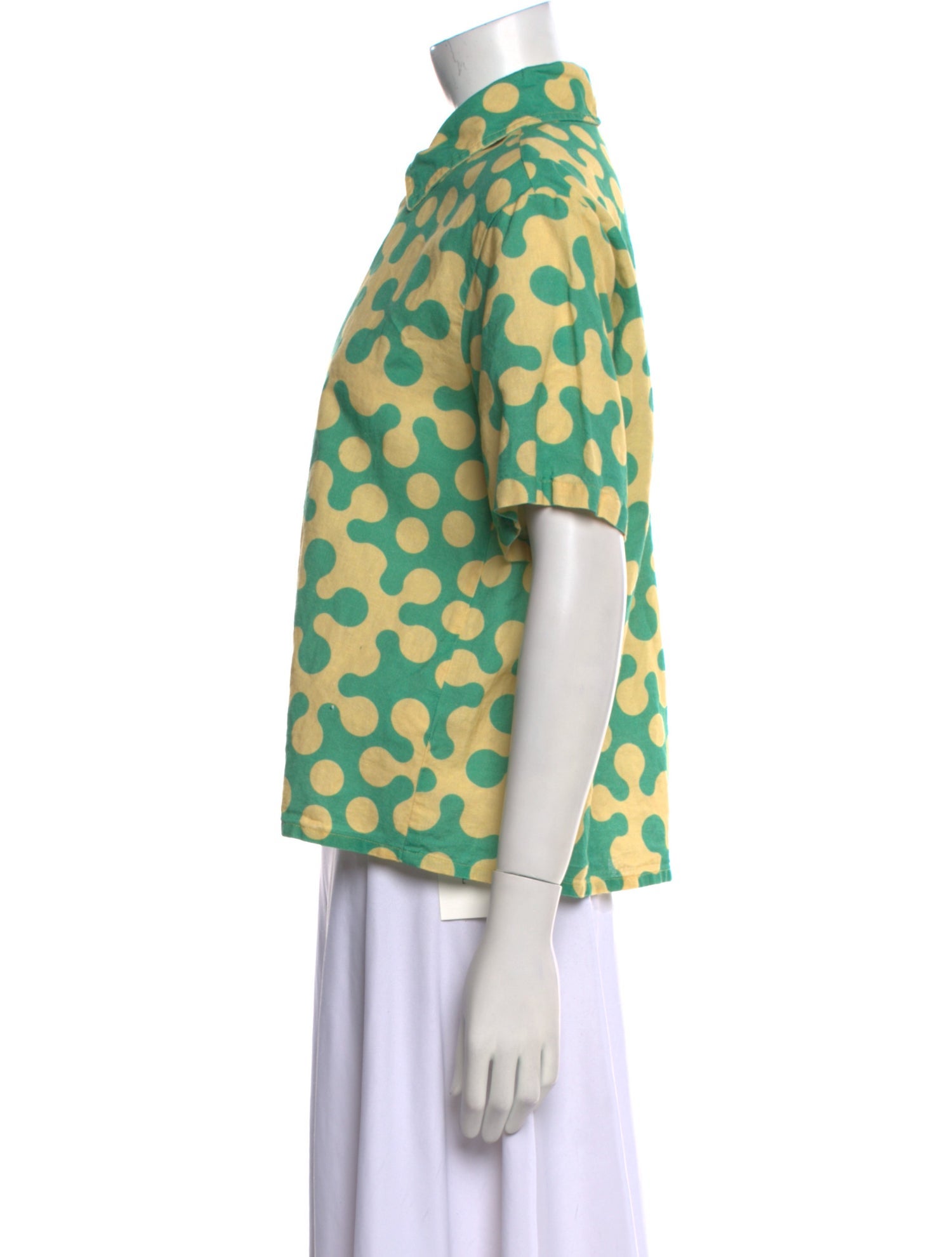 Dusen Dusen Printed Mock Neck Button-Up Top