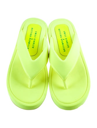 Emili x Bettina Vermillion Slides