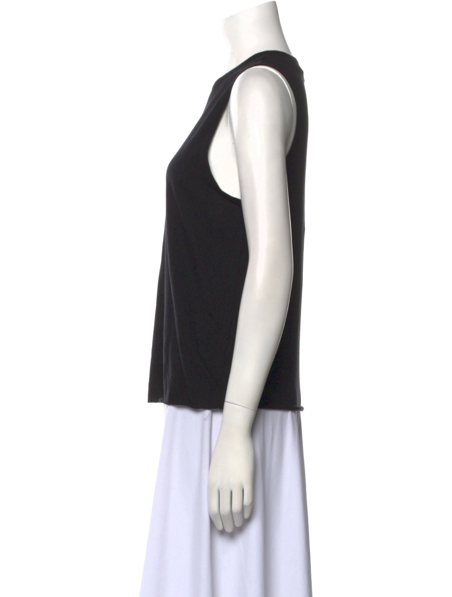 Éterne Crew Neck Sleeveless Top