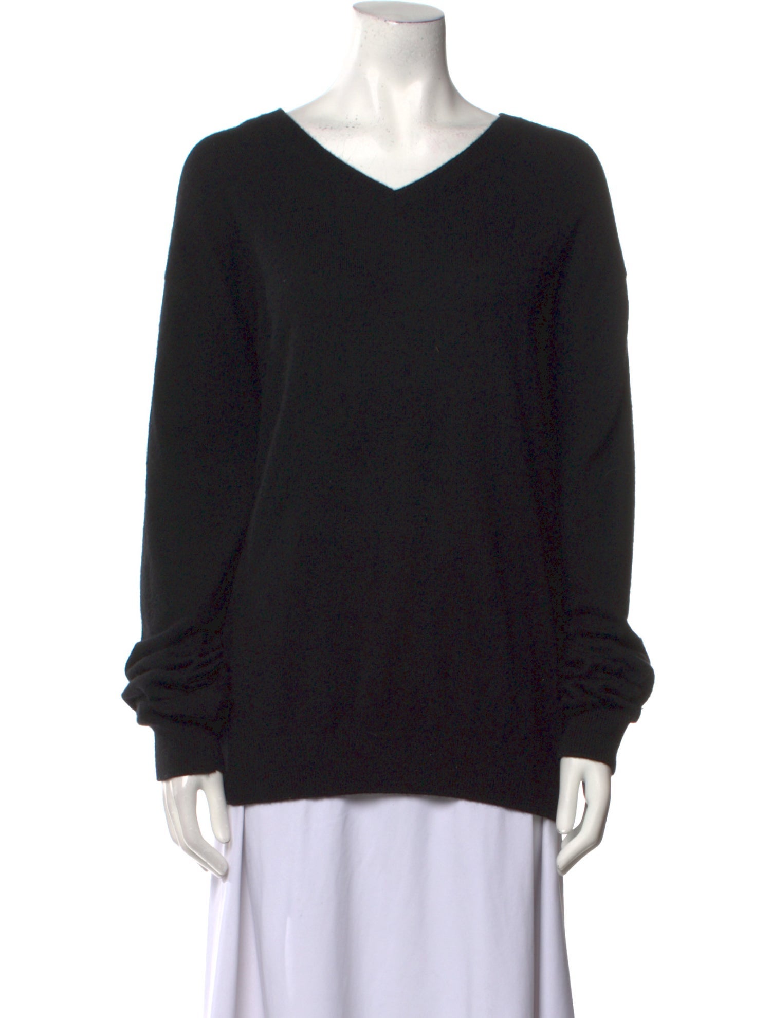 Éterne Cashmere V-Neck Sweater
