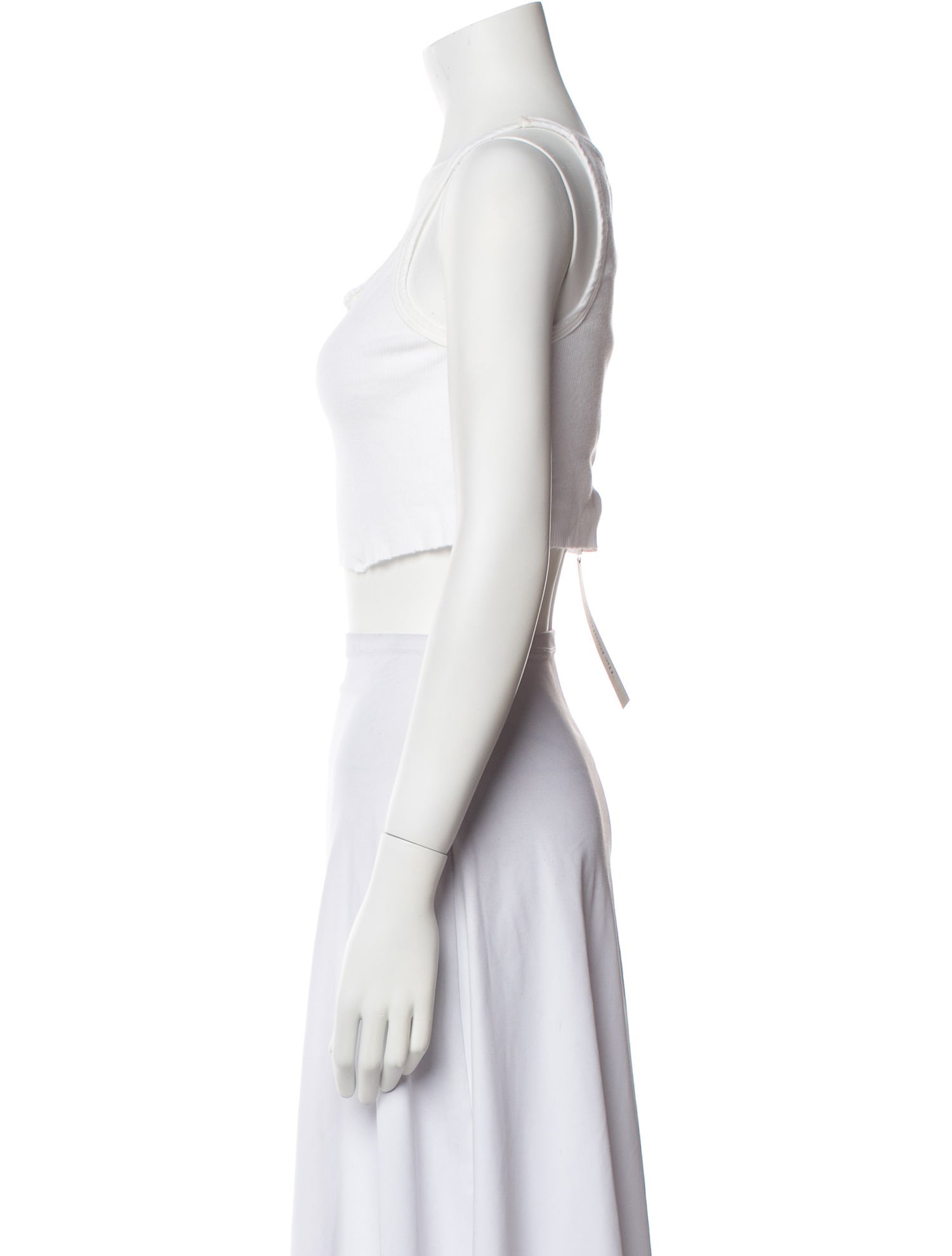 Éterne Square Neckline Sleeveless Crop Top