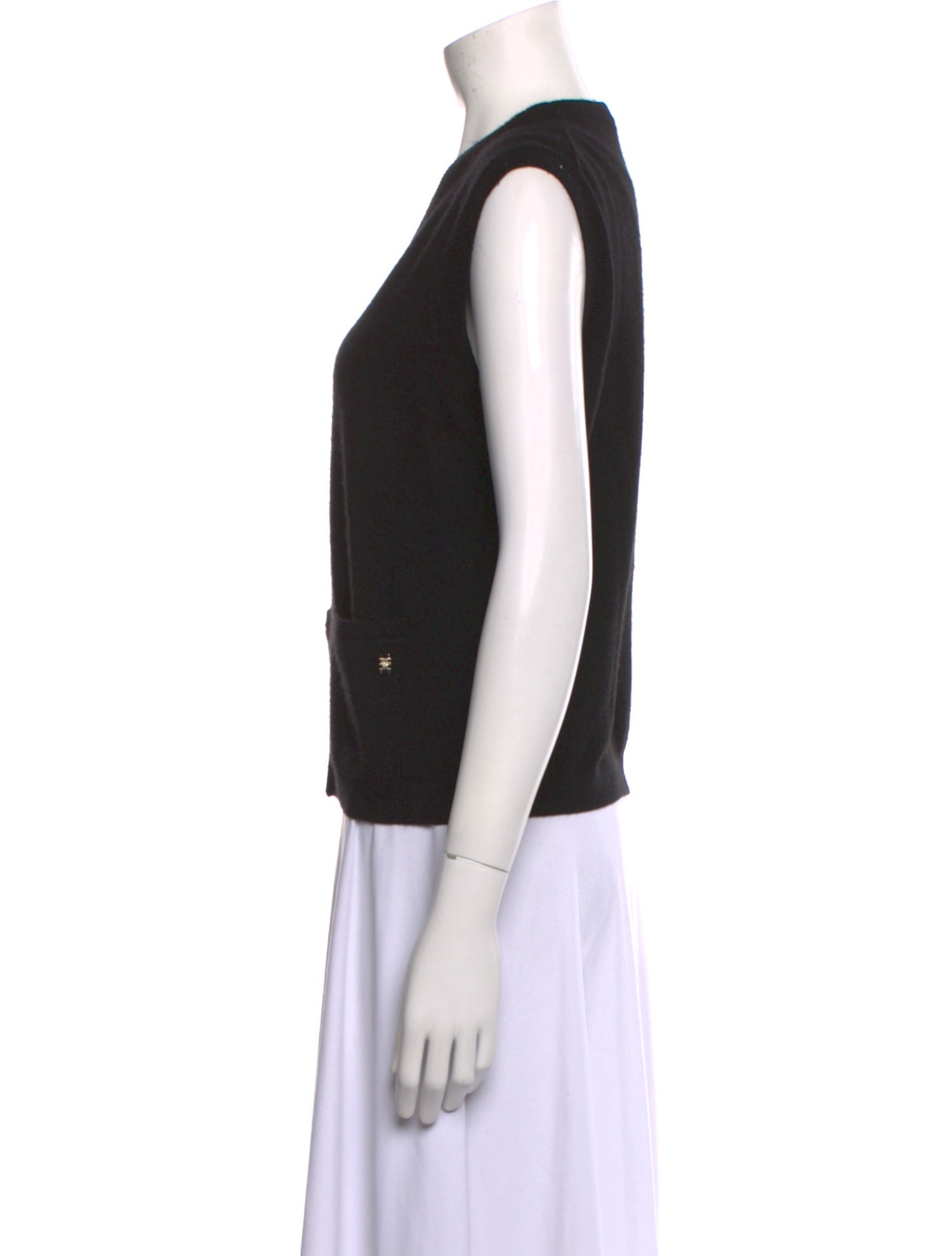 Éterne Cashmere V-Neck Sweater