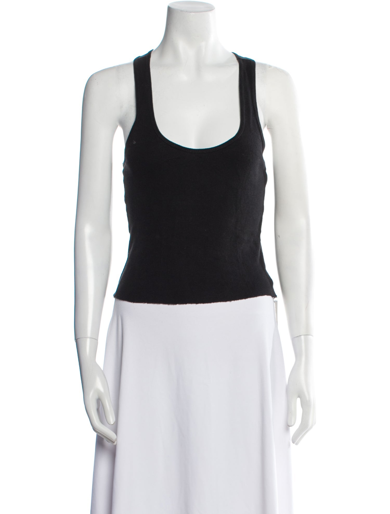 Éterne Scoop Neck Sleeveless Top
