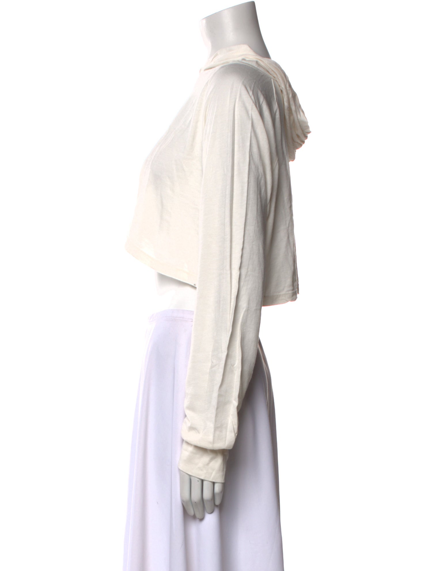 Éterne Scoop Neck Long Sleeve Crop Top