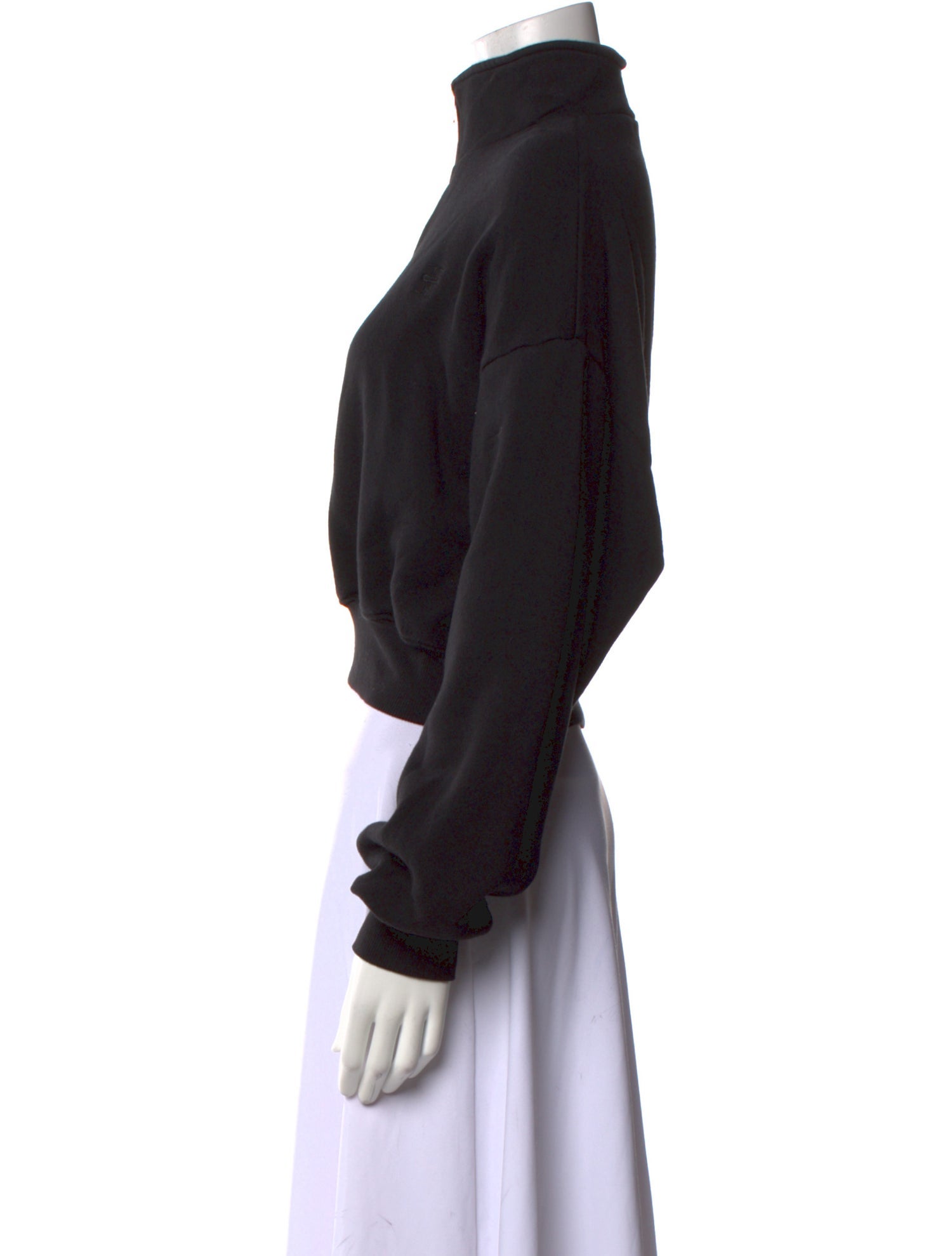 Éterne Mock Neck Long Sleeve Sweatshirt