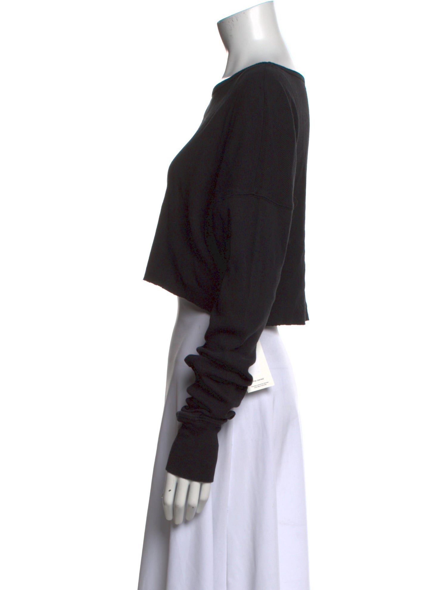 Éterne Bateau Neckline Long Sleeve Crop Top