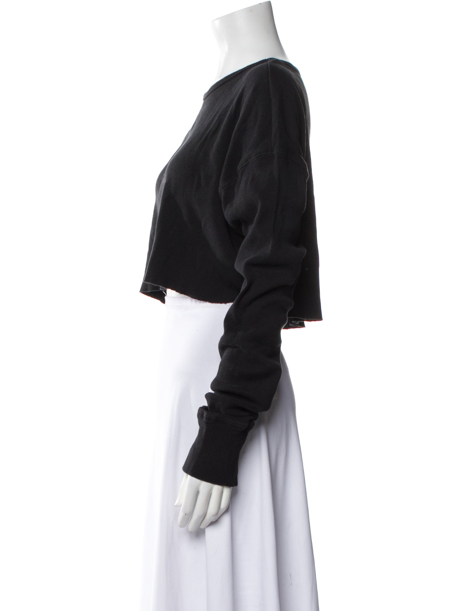 Éterne Scoop Neck Long Sleeve Crop Top