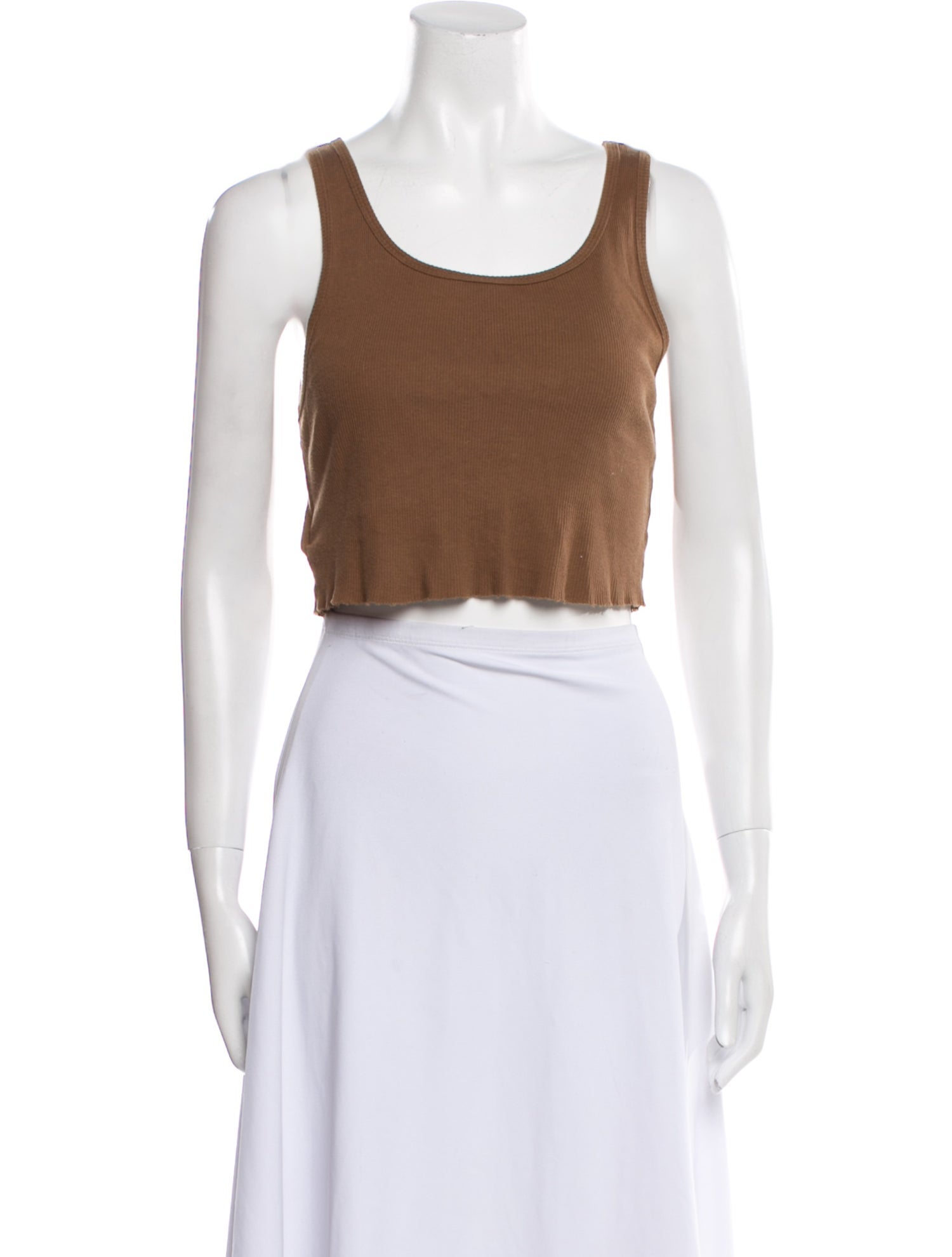 Éterne Scoop Neck Sleeveless Crop Top