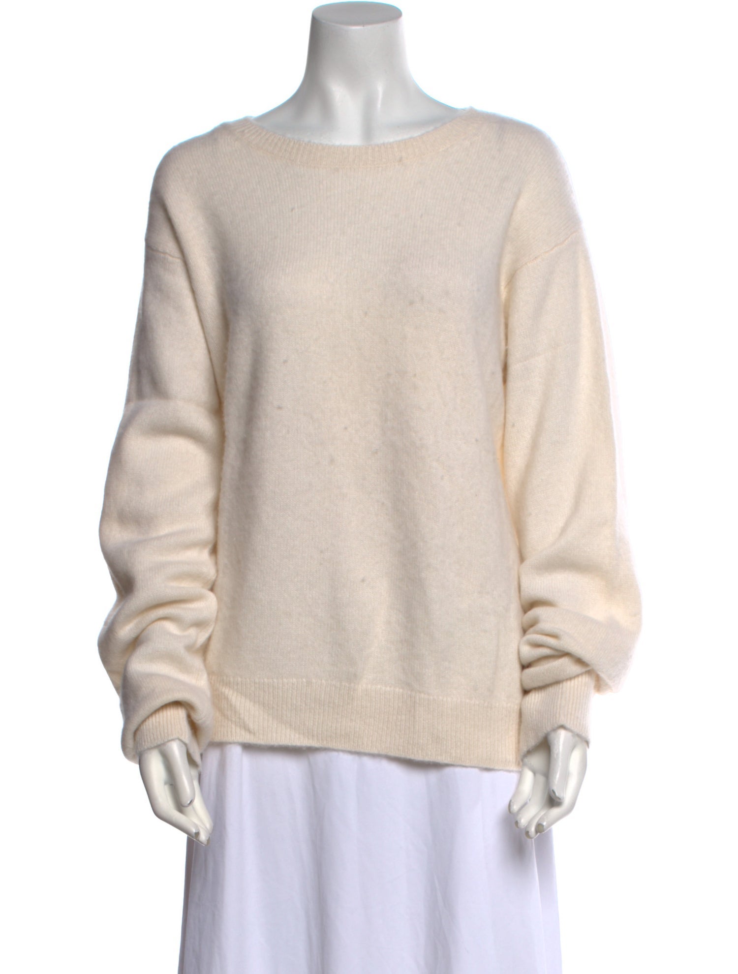 Éterne Cashmere Scoop Neck Sweater