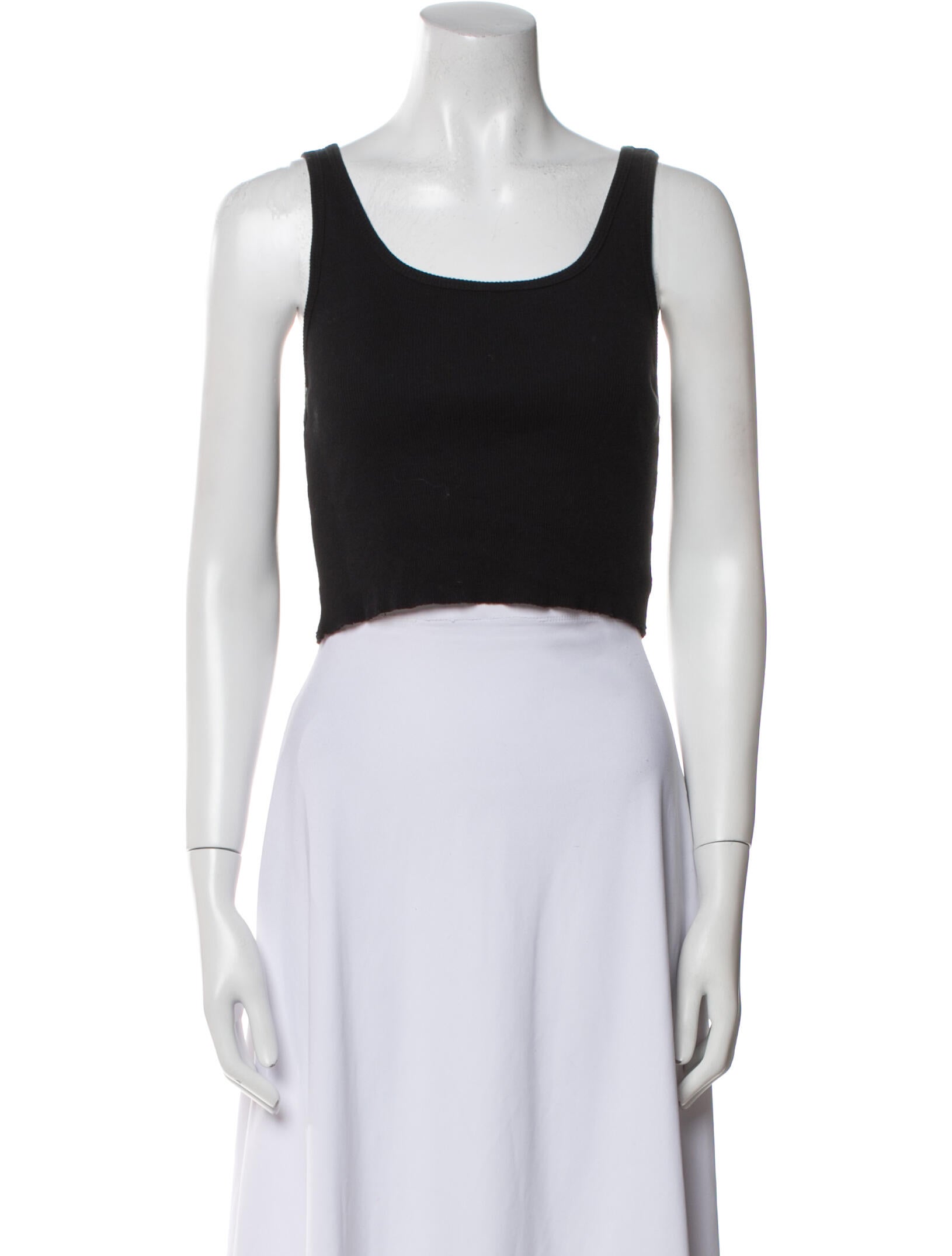 Éterne Scoop Neck Sleeveless Crop Top