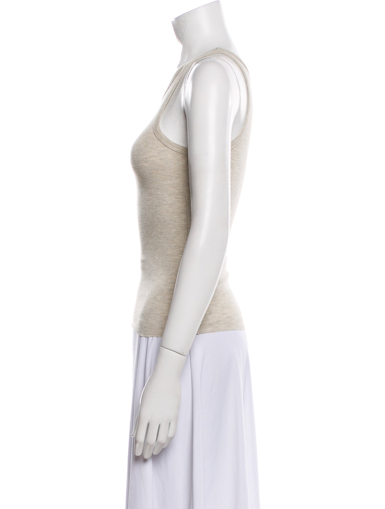 Éterne Scoop Neck Sleeveless Top