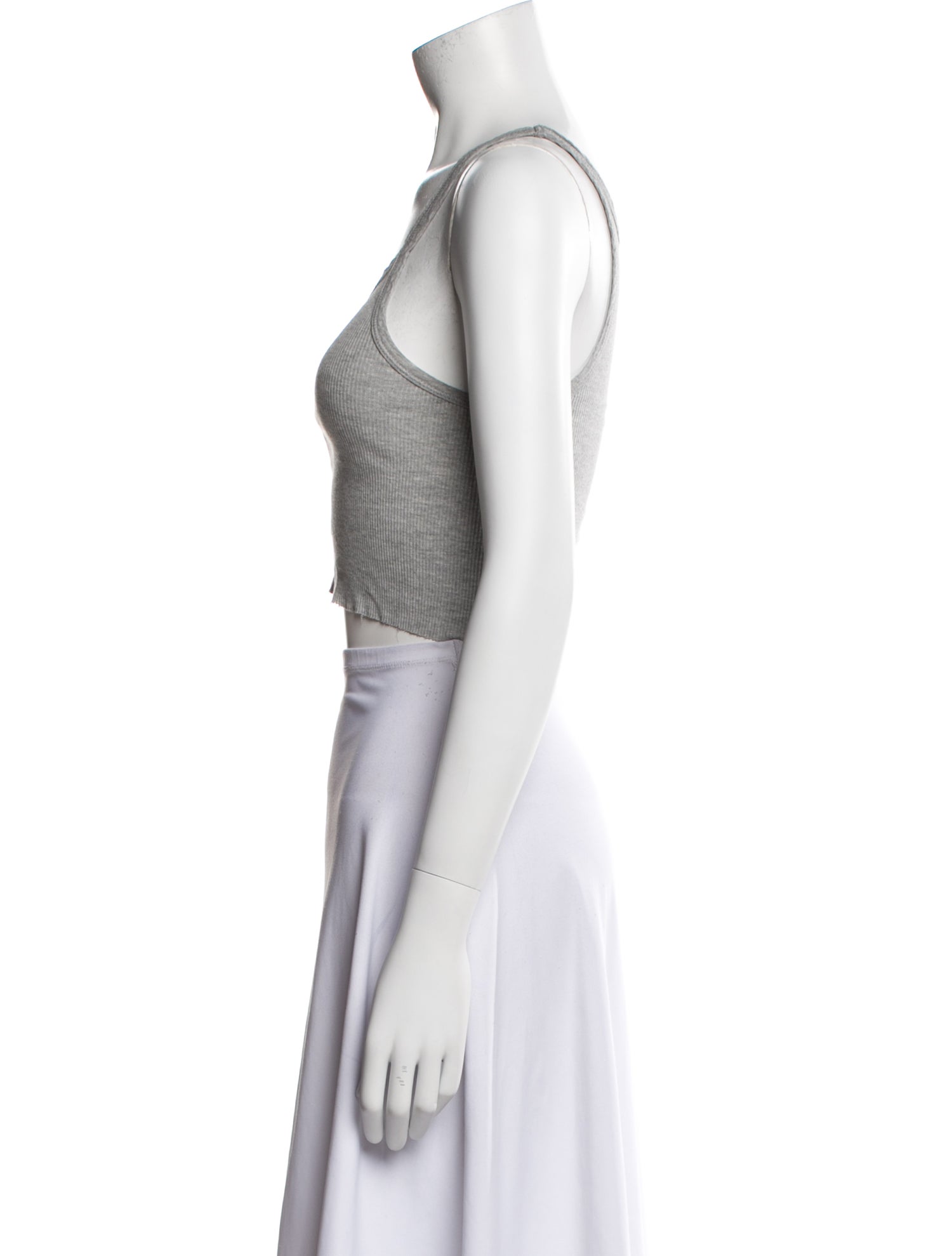 Éterne Scoop Neck Sleeveless Crop Top