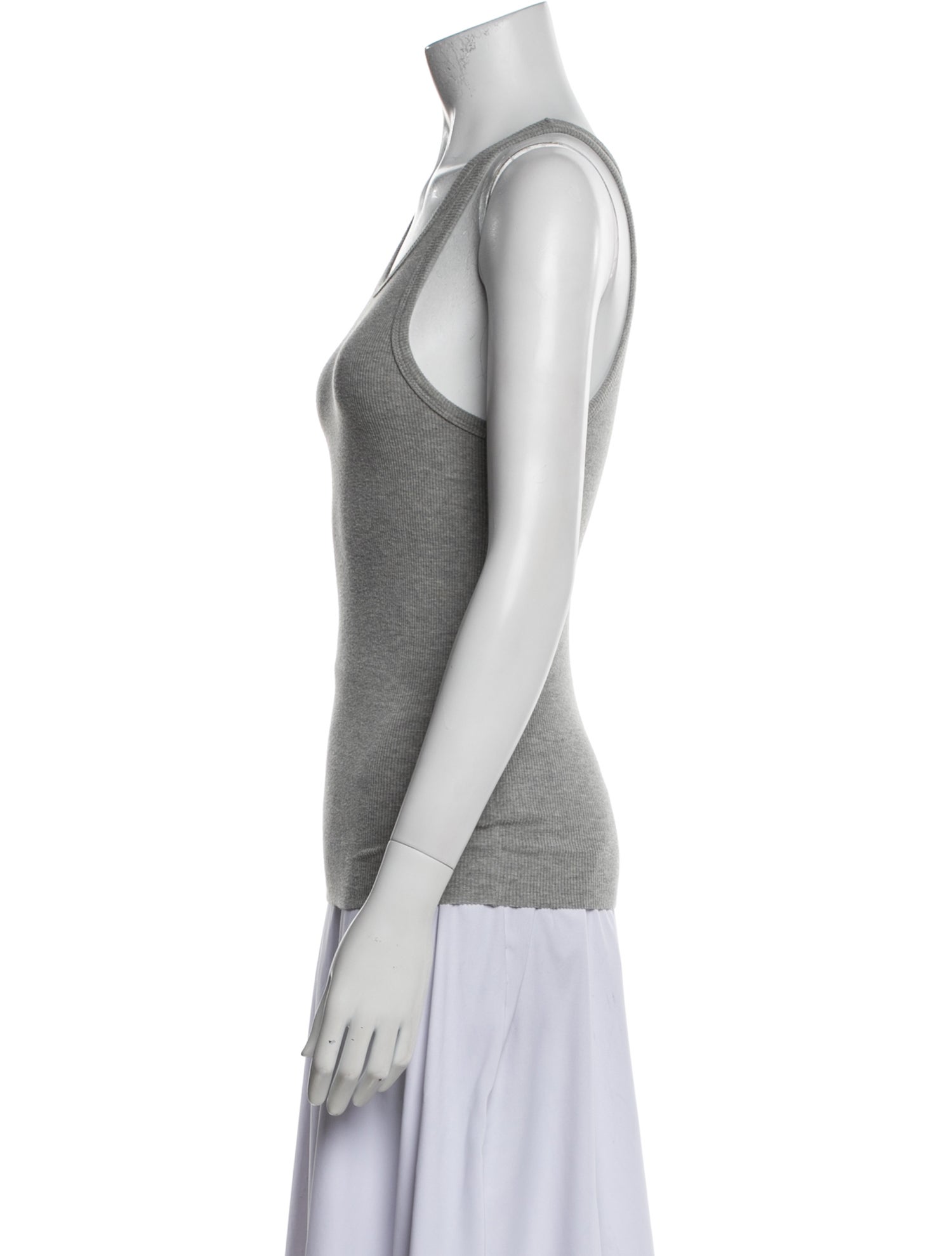 Éterne Scoop Neck Sleeveless Top