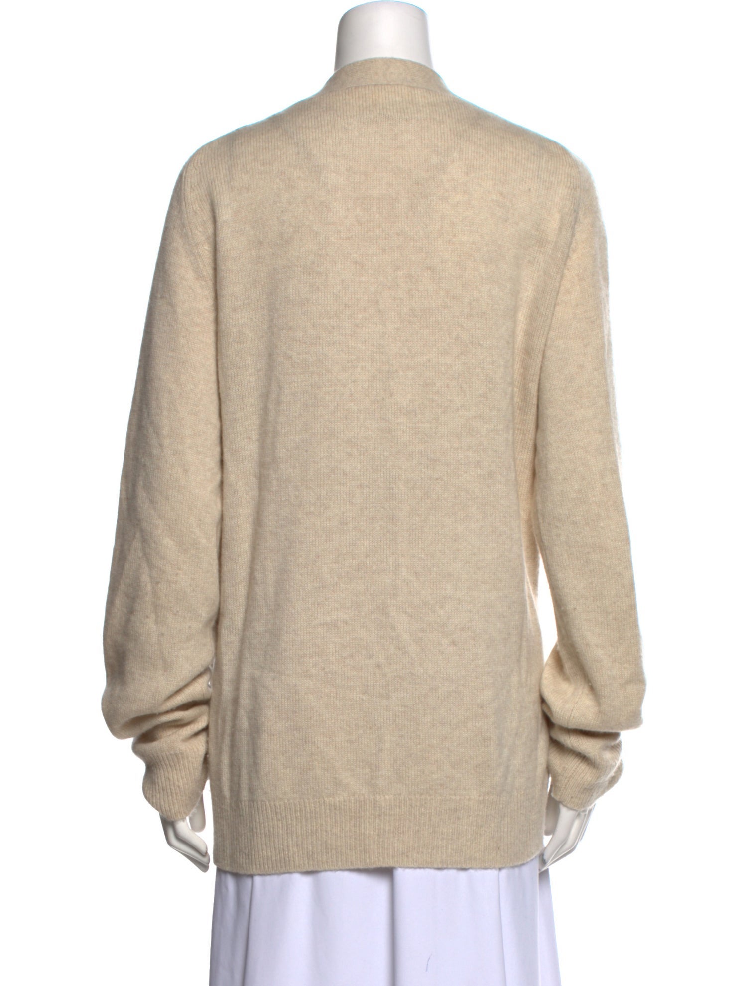 Éterne Cashmere V-Neck Sweater