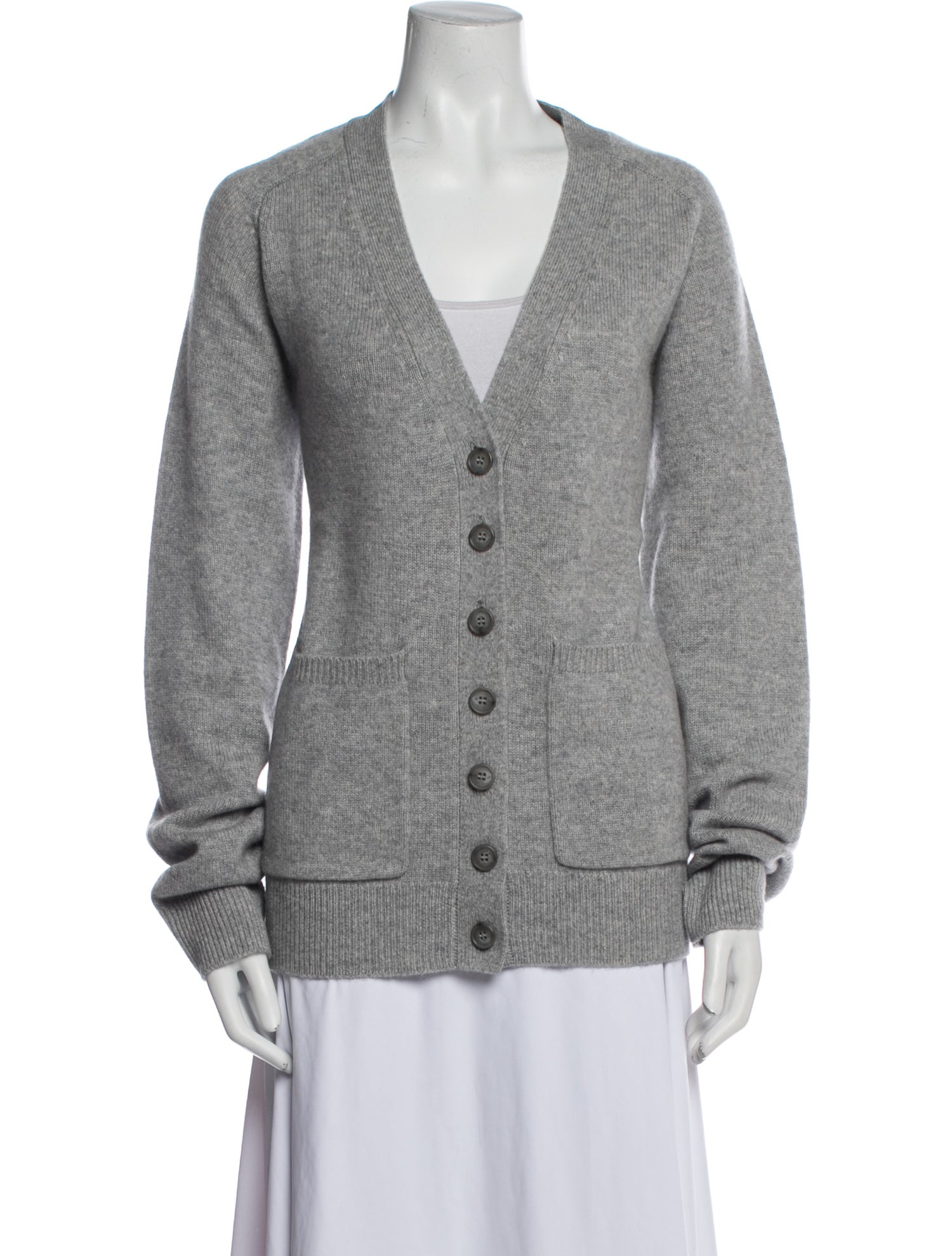 Éterne Cashmere V-Neck Sweater