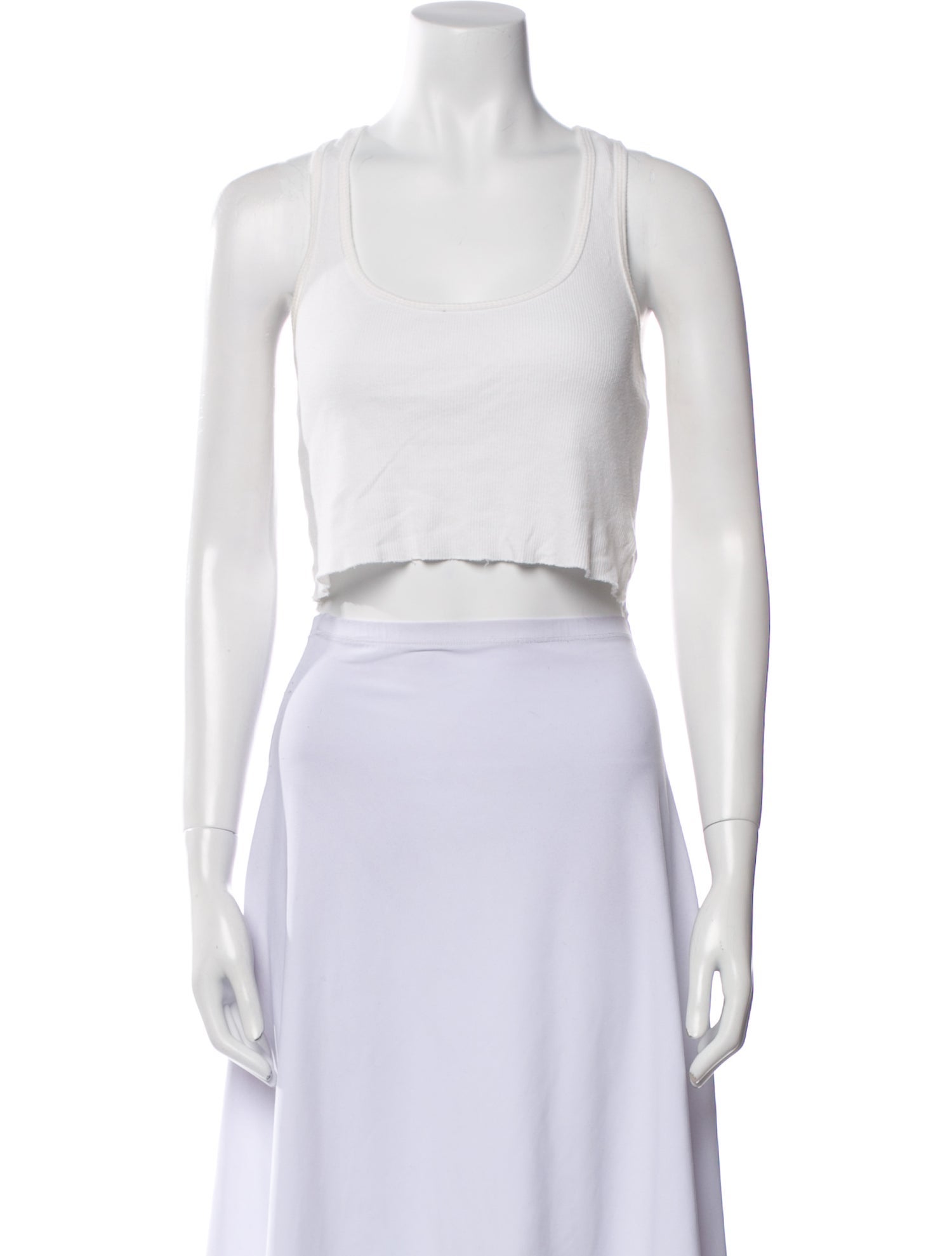 Éterne Scoop Neck Sleeveless Crop Top