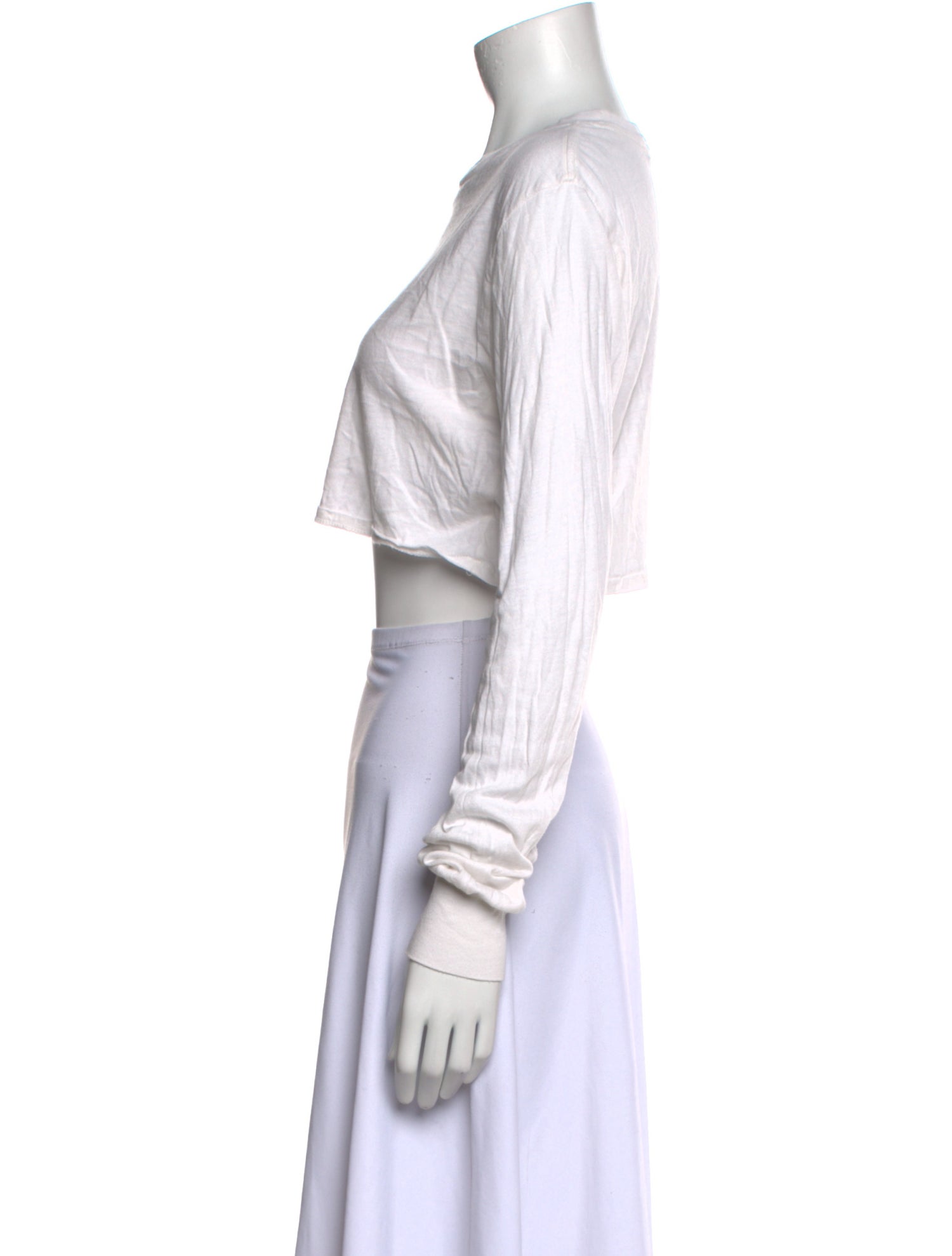 Éterne Crew Neck Long Sleeve Crop Top