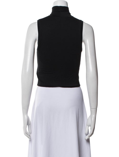 Éterne Turtleneck Sleeveless Crop Top
