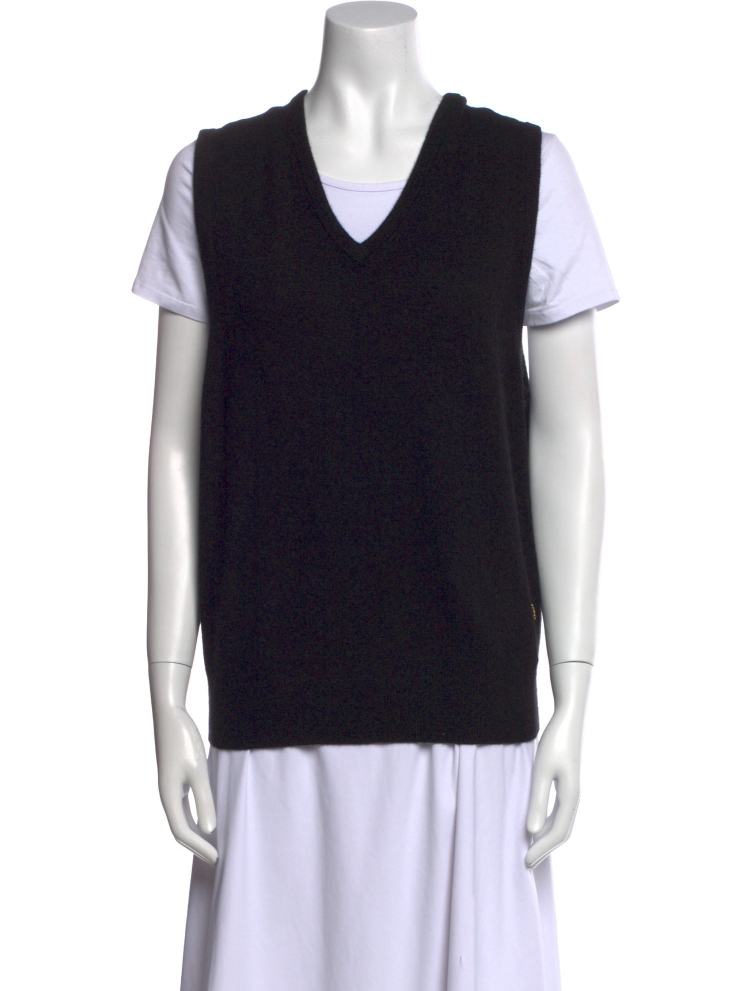 Éterne Cashmere V-Neck Sweater