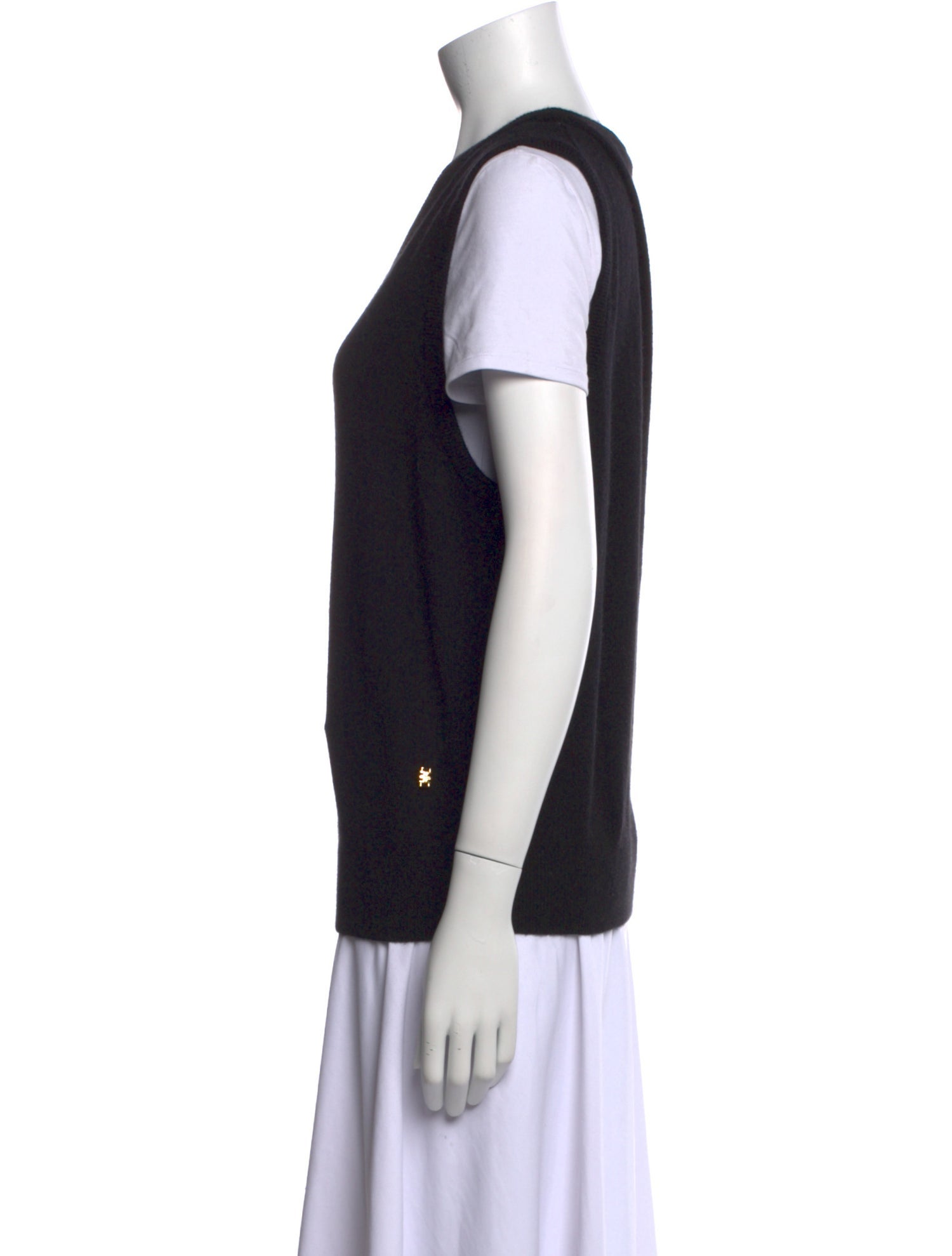 Éterne Cashmere V-Neck Sweater