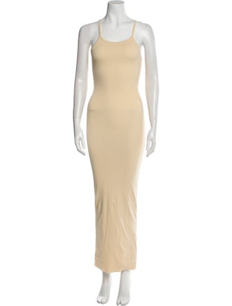 Éterne Scoop Neck Long Dress