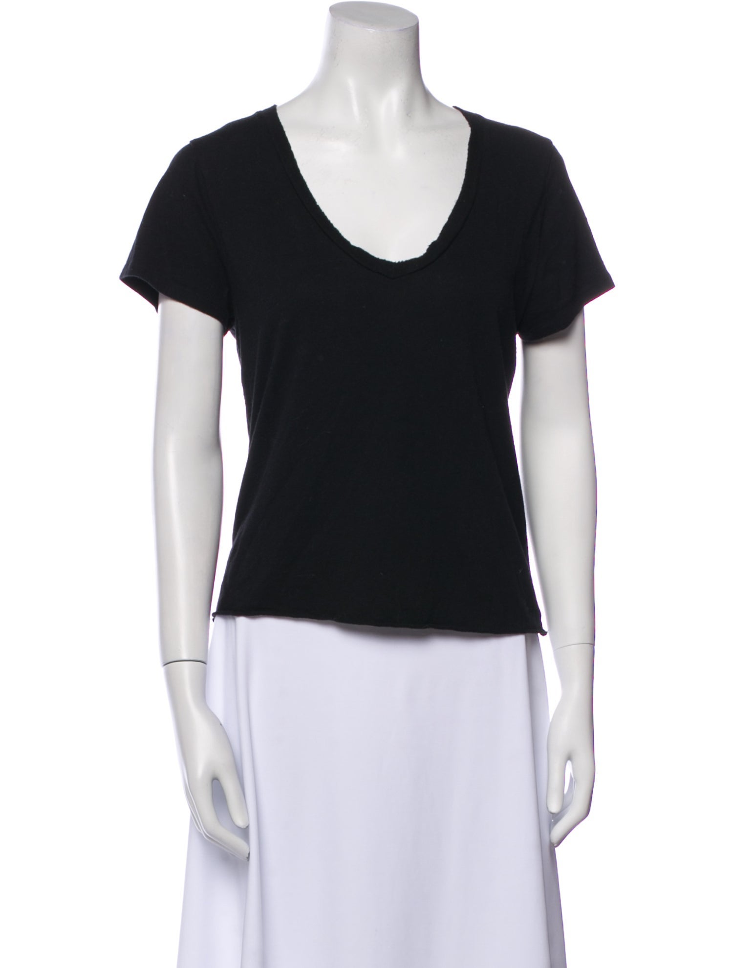 Éterne Scoop Neck Short Sleeve T-Shirt