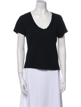 Éterne Scoop Neck Short Sleeve T-Shirt