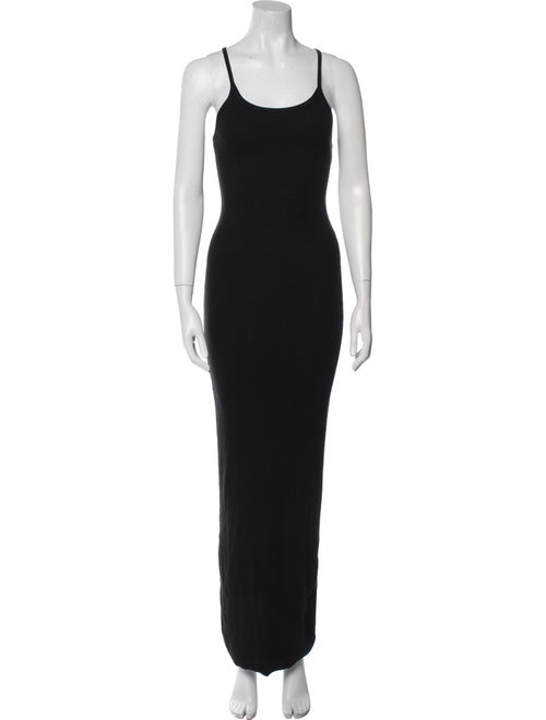 Éterne Scoop Neck Long Dress