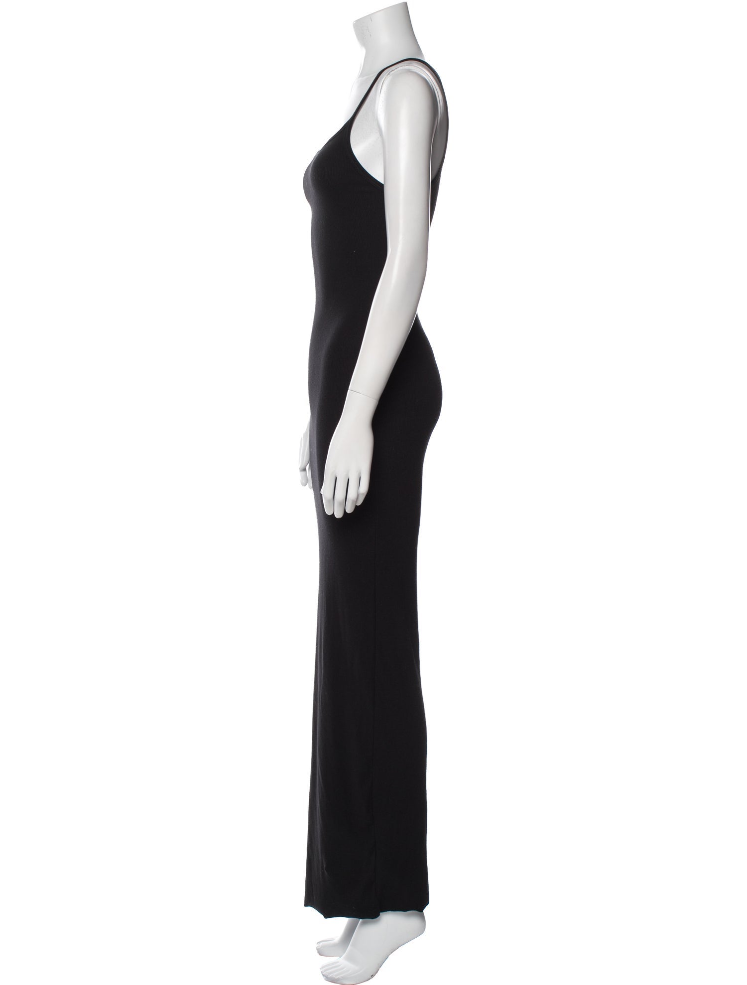 Éterne Scoop Neck Long Dress
