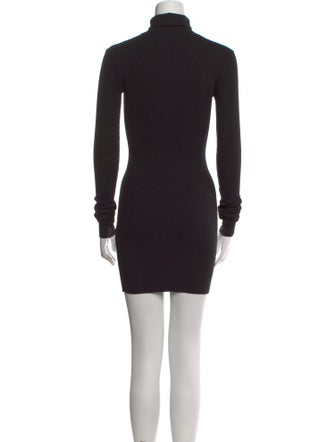 Éterne Turtleneck Knee-Length Dress