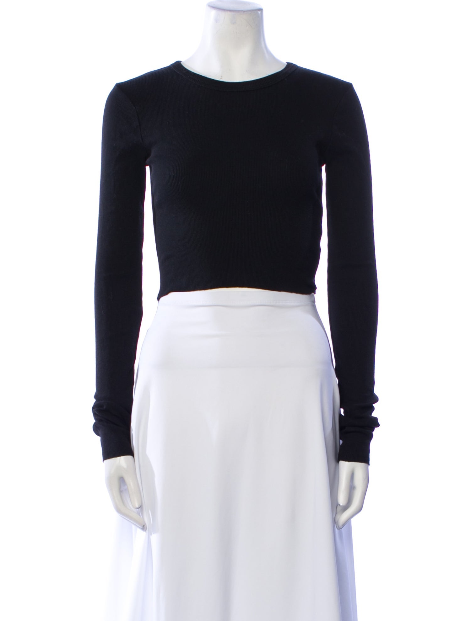 Éterne Crew Neck Long Sleeve Crop Top