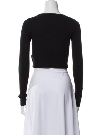 Éterne Crew Neck Long Sleeve Crop Top