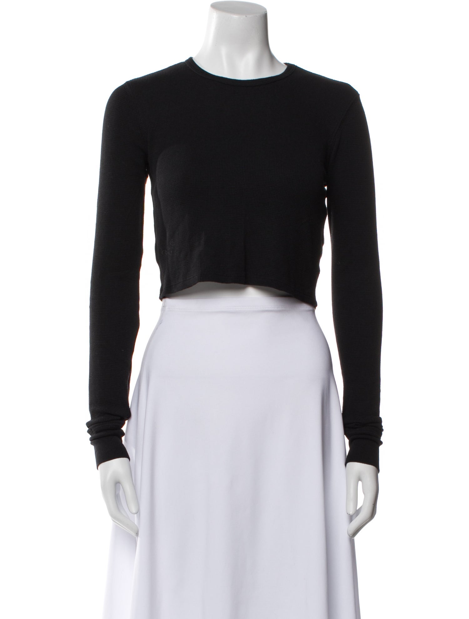 Éterne Crew Neck Long Sleeve Crop Top