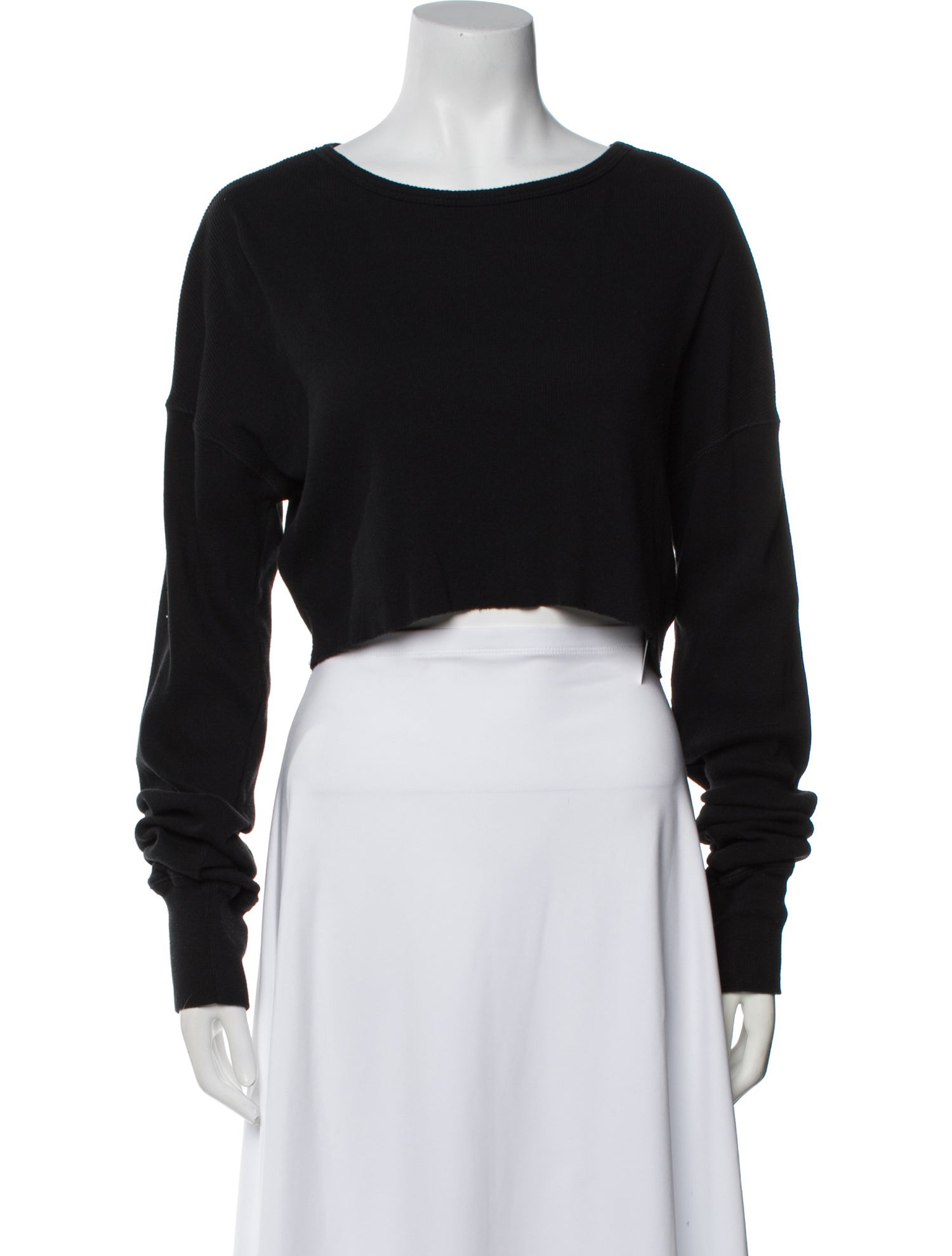 Éterne Bateau Neckline Long Sleeve Crop Top
