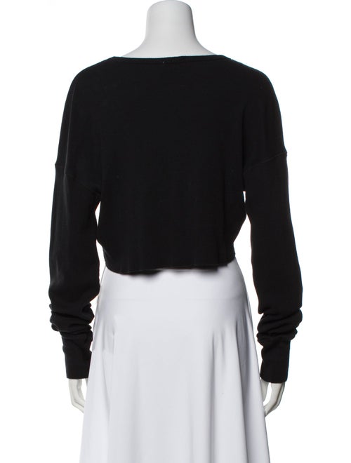 Éterne Bateau Neckline Long Sleeve Crop Top