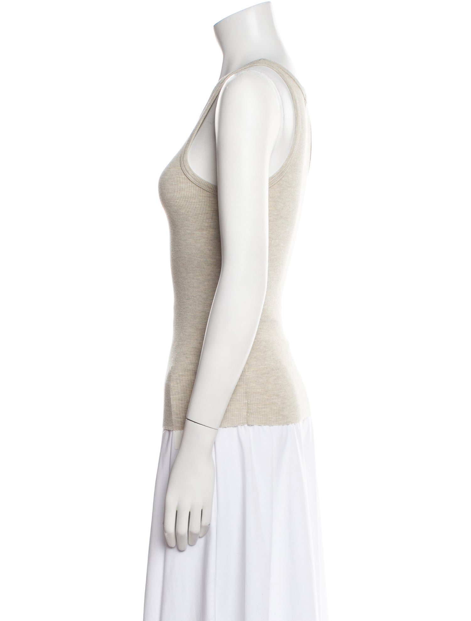 Éterne Scoop Neck Sleeveless Top