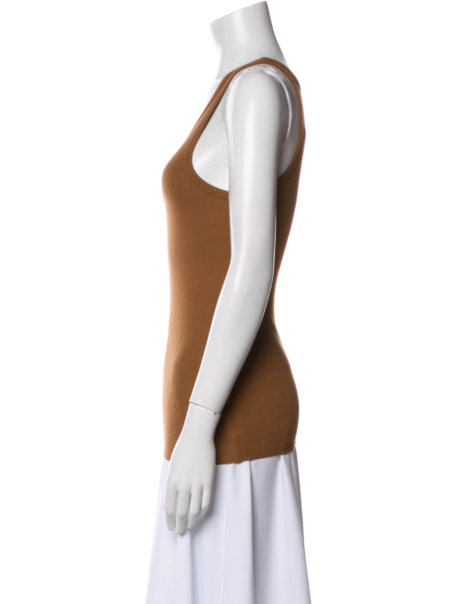 Éterne Scoop Neck Sleeveless Top