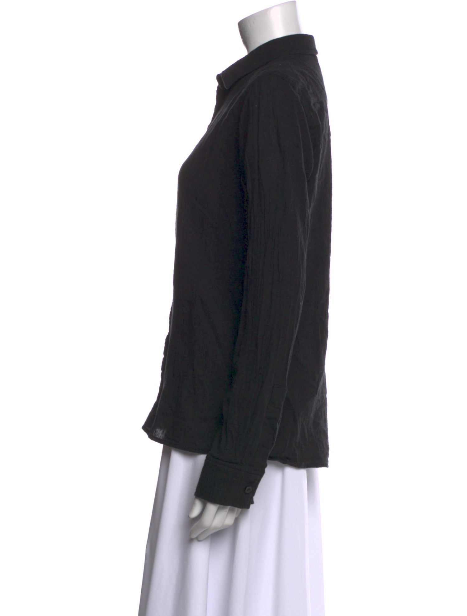 Éterne Long Sleeve Button-Up Top