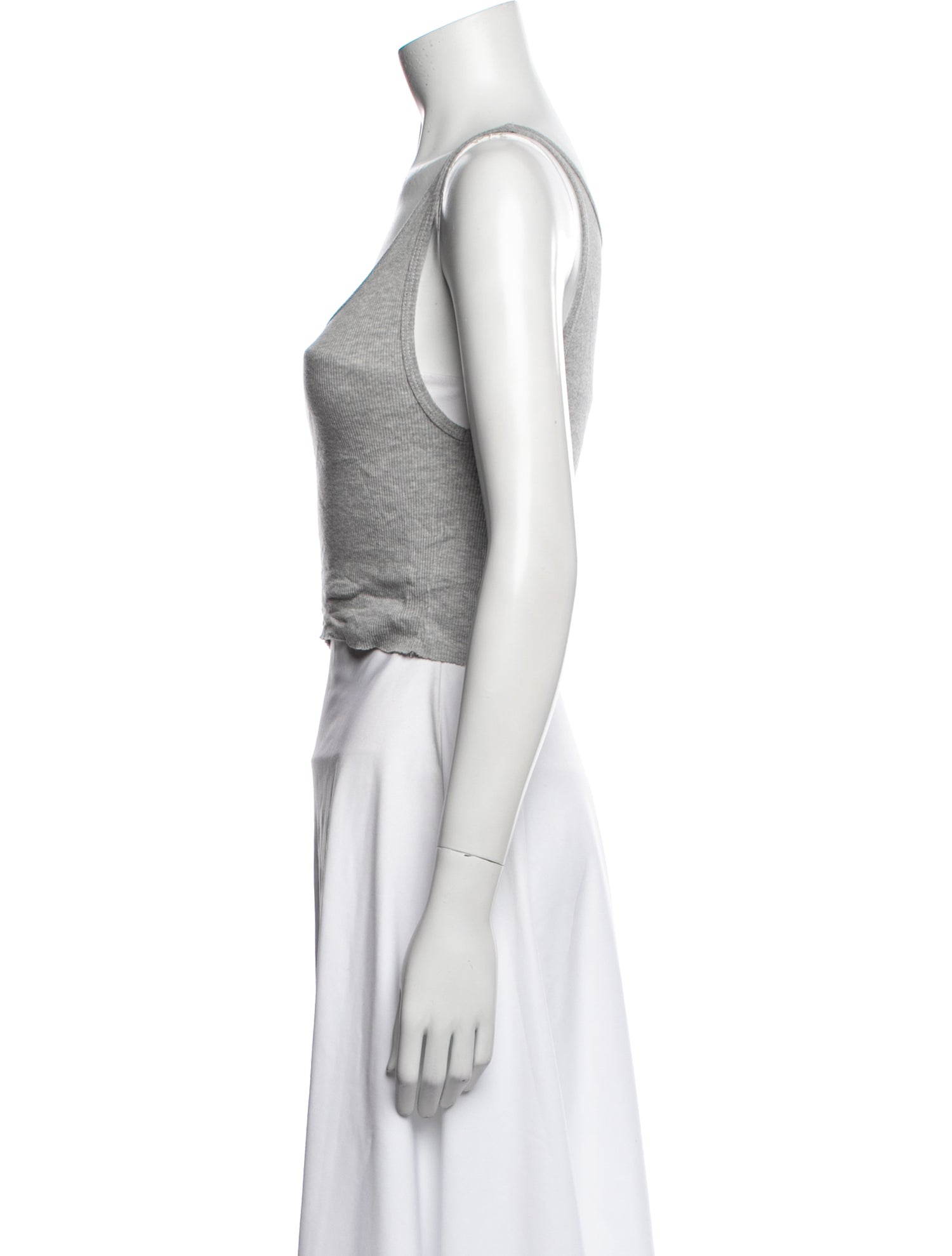 Éterne Scoop Neck Sleeveless Crop Top