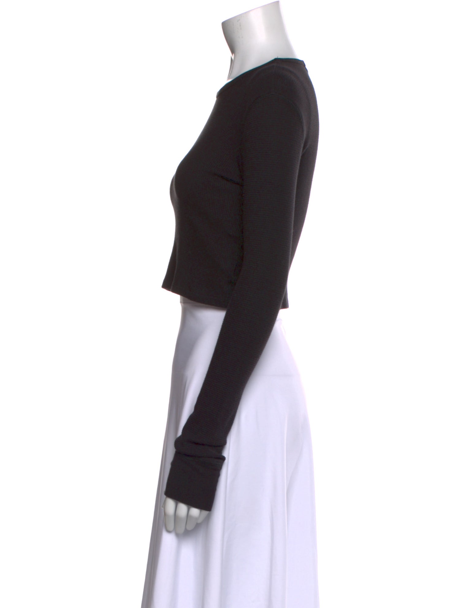 Éterne Bateau Neckline Long Sleeve Crop Top