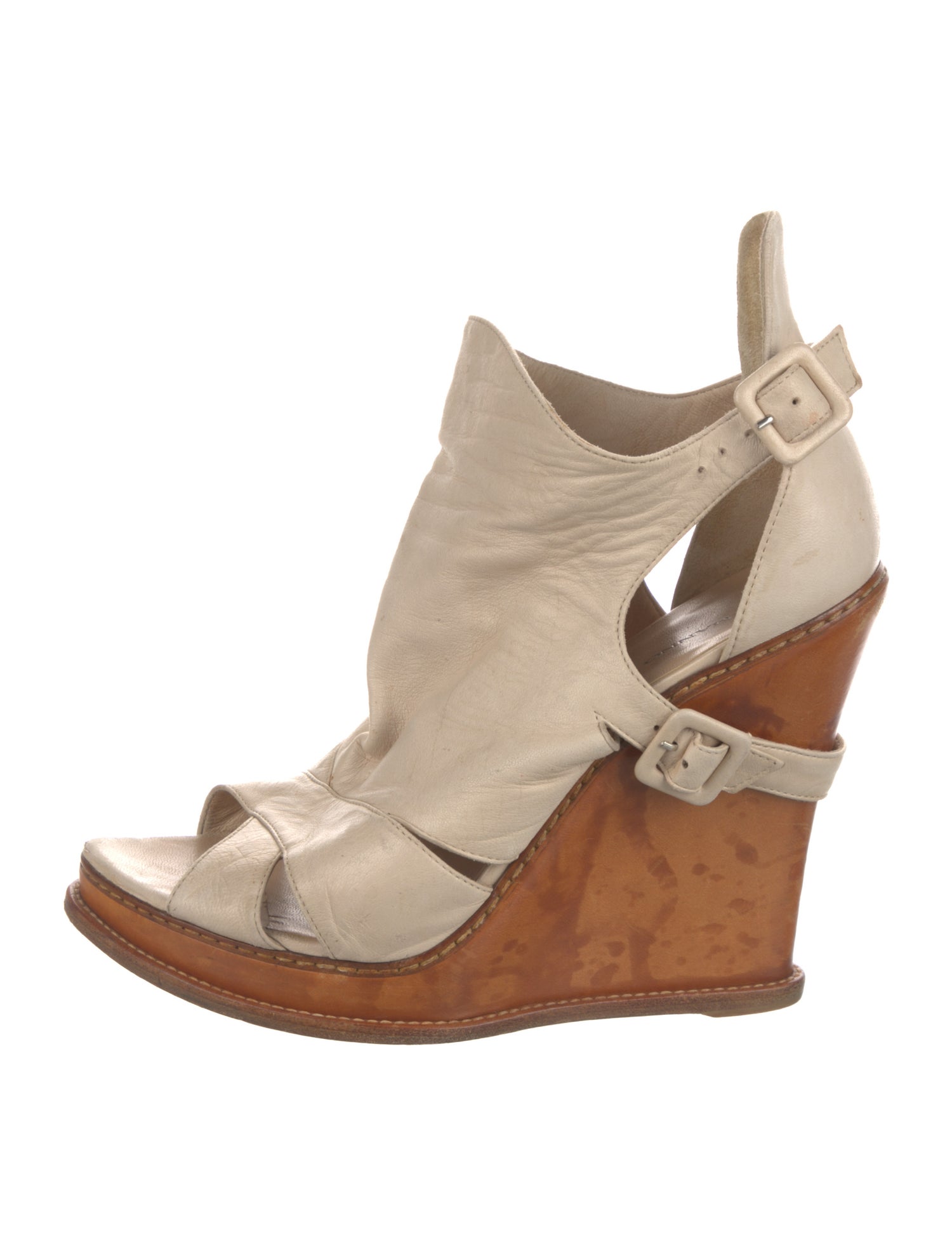 ERMANNO Ermanno Scervino Leather Slingback Pumps