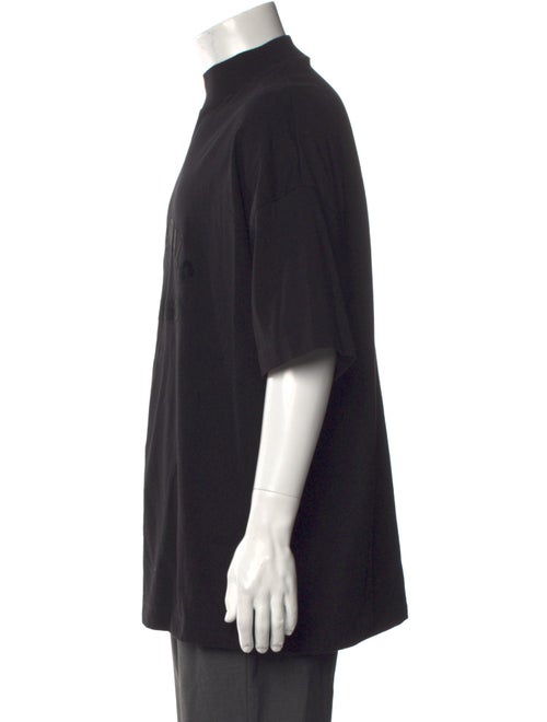 Essentials - Fear of God Graphic Print Mock Neck T-Shirt