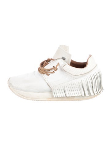 Pre-owned Esseutesse Leather Sneakers In White