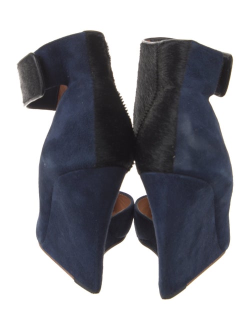 Eugène Riconneaus Suede D'Orsay Pumps