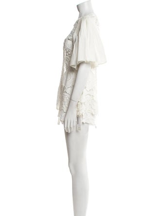 Alexis Lace Pattern Cutout Accent Short Set