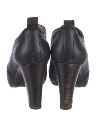Frye Leather Pumps