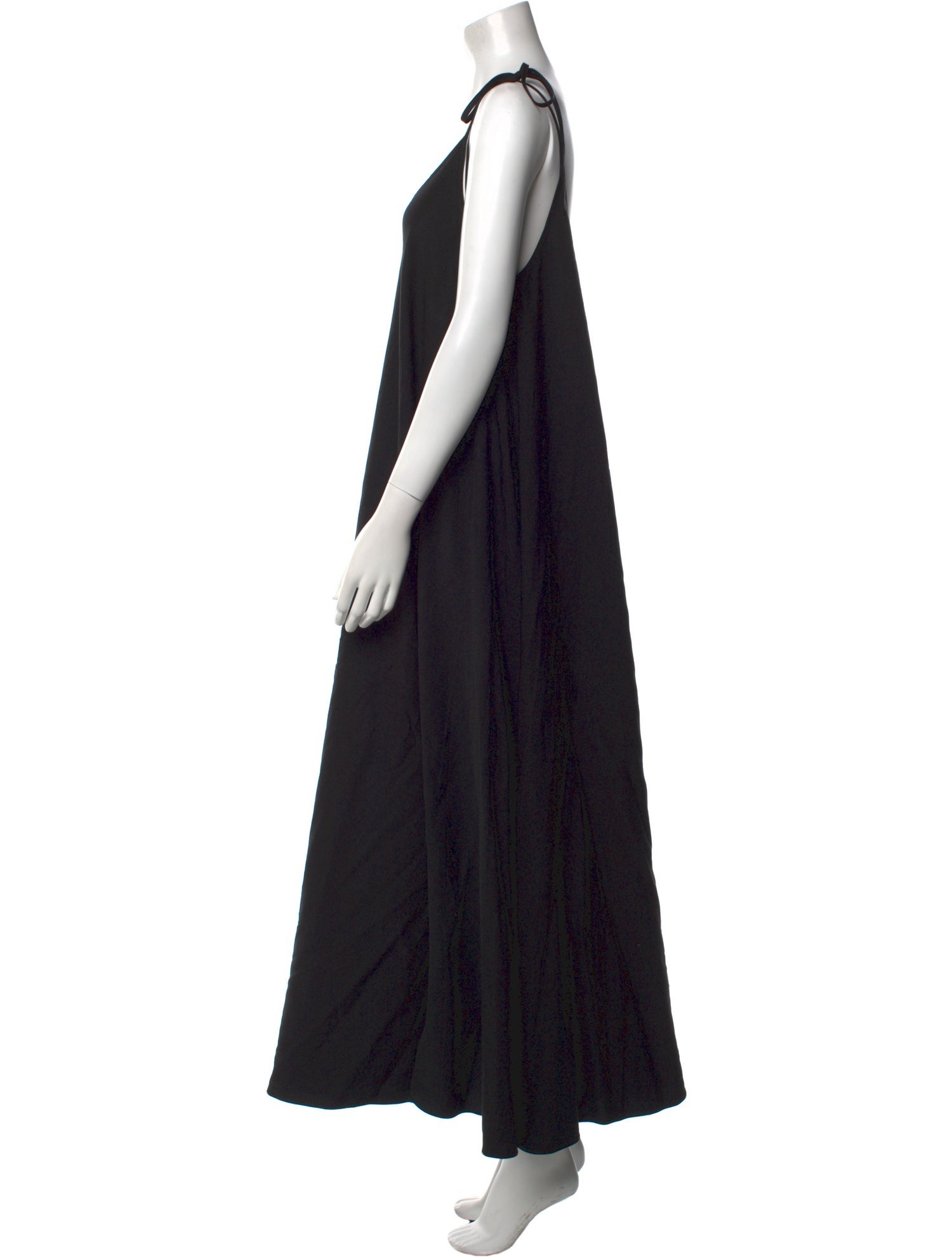 Fame & Partners V-Neck Long Dress
