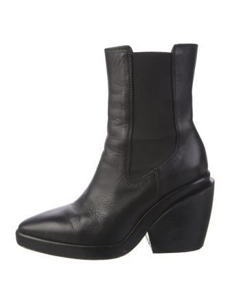 FRAME Leather Chelsea Boots