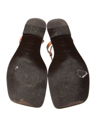 FRAME Leather T-Strap Sandals